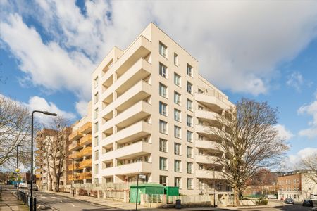 Avenue Road, London, W3, London - Photo 5