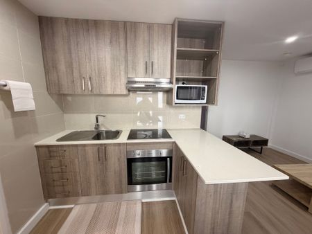 Two Bedroom Furnished Granny Flat - Water, Electricity & internet included - Photo 3