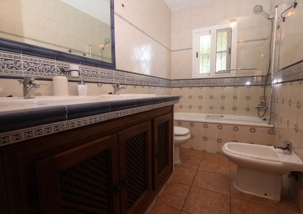 5 bed villa for long term rent, Urb. Ricmar, Marbella
