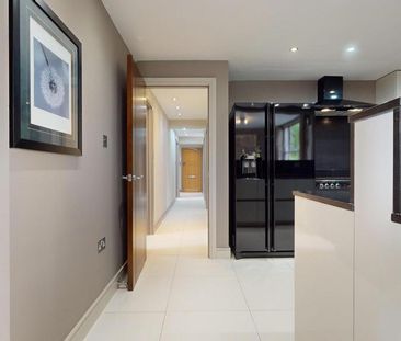 3 bedroom flat to rent - Photo 6