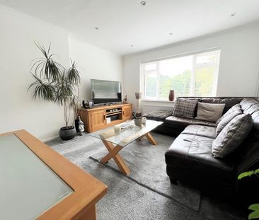 Chertsey Road, Byfleet - 2 bedrooms Property for lettings - Seymours - Photo 1