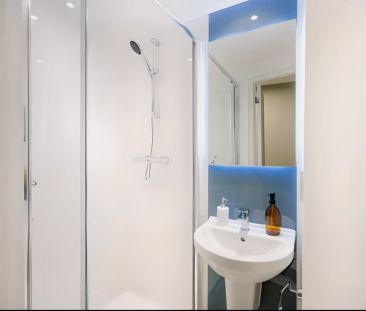 Studio Silver - Photo 5