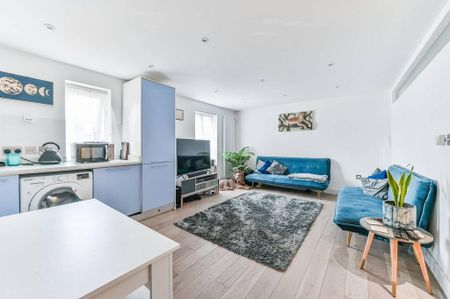 1 bedroom flat to rent - Photo 2