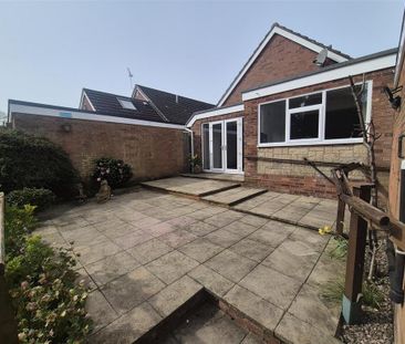 2 bedroom detached bungalow to rent - Photo 1