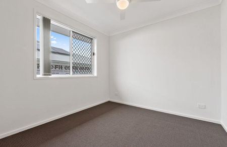 Walking distance to parks and shops. - Photo 2