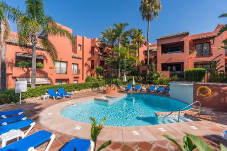 927239 - Apartment For rent in Elviria Playa, Marbella, Málaga, Spain - Photo 4