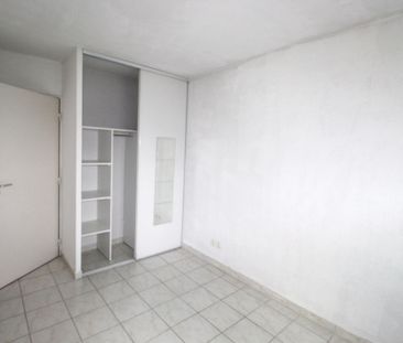 Appartement 2 pièces 33m2 MARSEILLE 5EME 724 euros - Photo 2