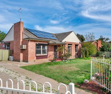 VERANDAH ENTERTAINING AREA | 2KW SOLAR SYSTEM - Photo 1