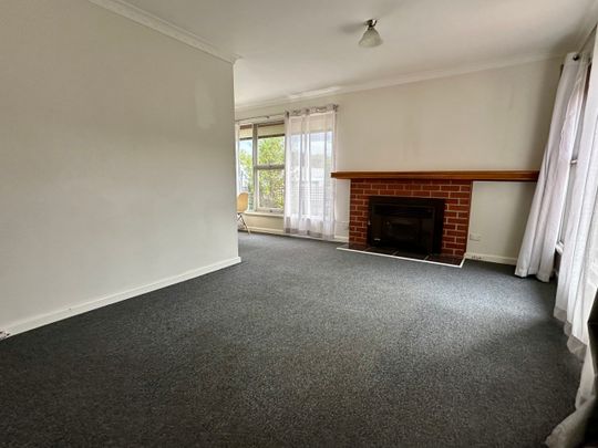 Renovated Family Home on a Flat Block - Prime Location - Photo 1