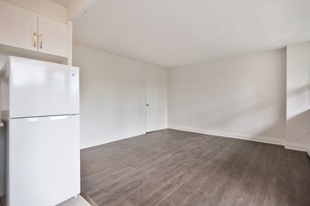 Bachelor Unit B - Photo 3