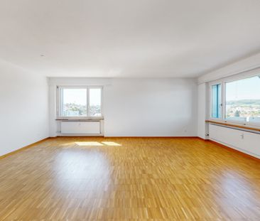 Wunderschöne Wohnung mit Weitblick / im obersten Stock - Photo 4