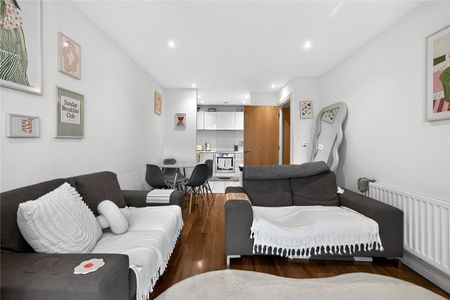 Viridian Apartments, 75 Battersea Park Road, Battersea, London, SW8 4DA - Photo 4