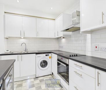 2 bedroom mews to rent - Photo 6