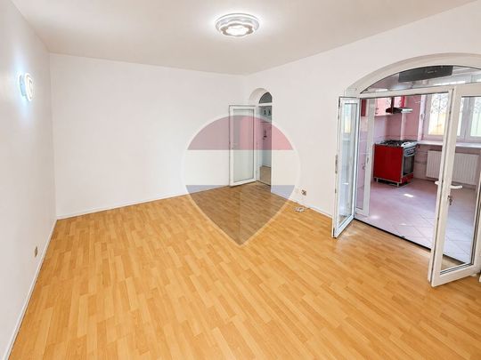Vilă 6 Camere | Vis-a-vis One Cotroceni | 170 mp | 2 Loc... - Fotografie 1