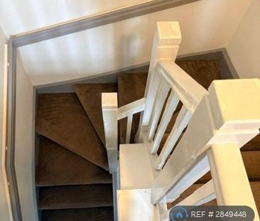 3 bedroom end of terrace house to rent - Photo 3