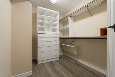 2555 Av. du Havre-des-Îles, Laval - Photo 5