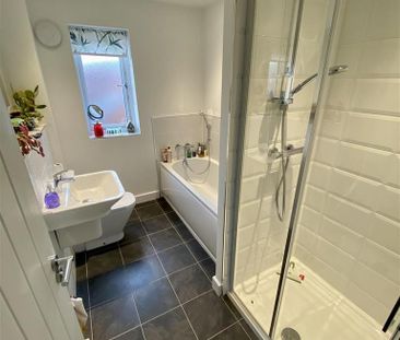 3 bedroom semi-detached house to rent - Photo 6