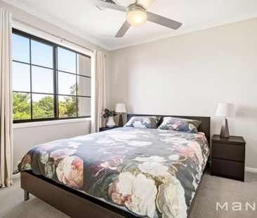 Contemporary Family Residence with Premium Finishes in Kellyville - Photo 1