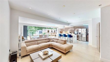 4 bedroom semi-detached house to rent - Photo 3