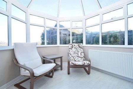 Cliffe Crest, Horbury, WF4 - Photo 2