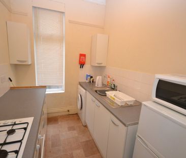 2 bed Ground Floor Flat for Rent - Photo 1