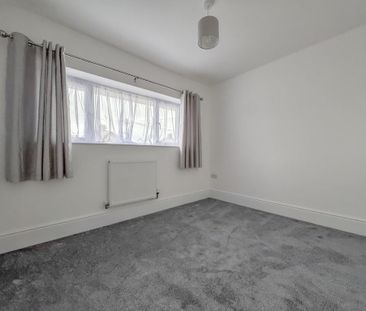 2 bedroom end of terrace house to rent - Photo 4