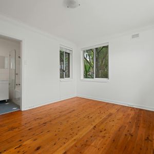 MODERN TRANQUIL HARBOUR FRONT APARTMENT - Photo 2