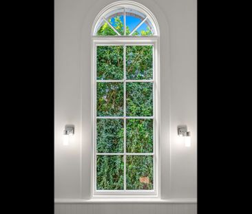 Grand family home with tennis court in Beecroft Public Catchment - Photo 4