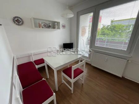 Pronájem bytu 3+1, balkon, 82 m - Photo 2