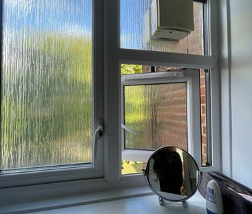 2 Bed Flat, Mildmay House, SW15 - Photo 4