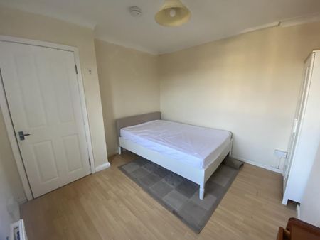 5 bedroom house to rent - Photo 2
