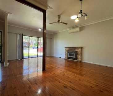 Three Bedroom Home! - Photo 1