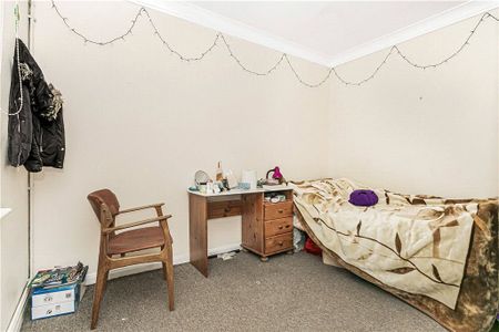 Guildford Park Avenue, Guildford, Surrey, GU2 7NN - Photo 3