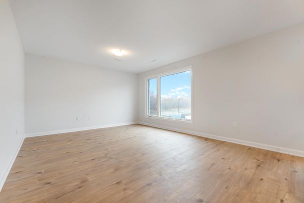 For Lease - 1126 Creekway Private, Kanata, Ontario - Photo 1