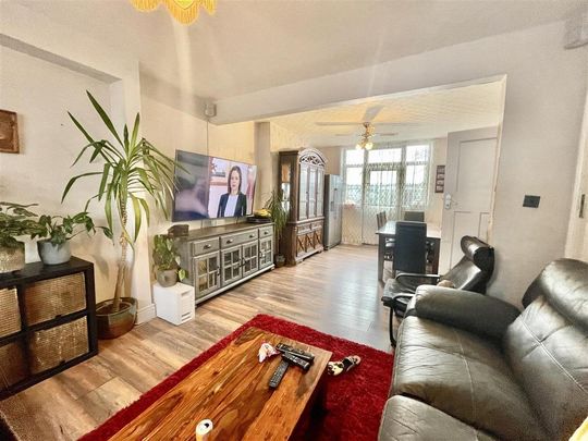 3 bedroom semi-detached house to rent - Photo 1