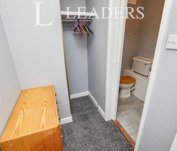 Studio to rent - Photo 6