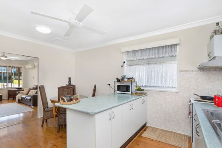 Family friendly in a prime location - Photo 5