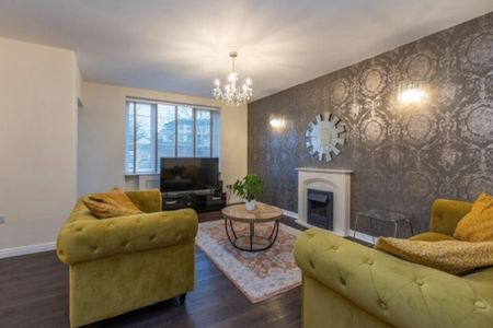 3 bedroom flat to rent - Photo 2