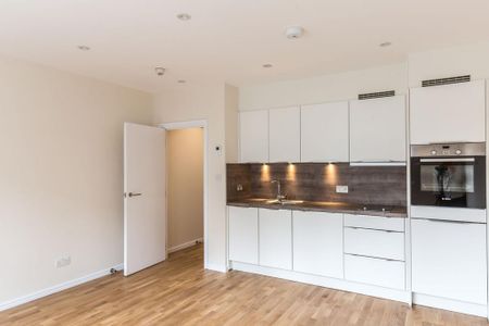 Ground floor flat to rent - Photo 4