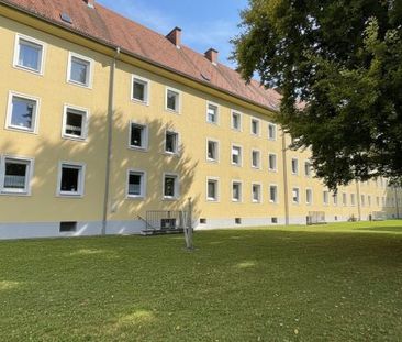 Frisch saniert & sofort bezugsbereit: charmante 3-Zimmer-Wohnung in... - Photo 2