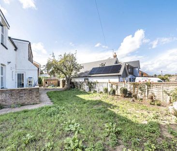 4 bedroom detached house to rent - Photo 3