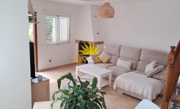 VILLA WITH 2 BEDROOMS AND JADRIN IN GRAN ALACANT - ALICANTE - Photo 1