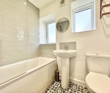 2 bedroom terraced house to rent - Photo 5