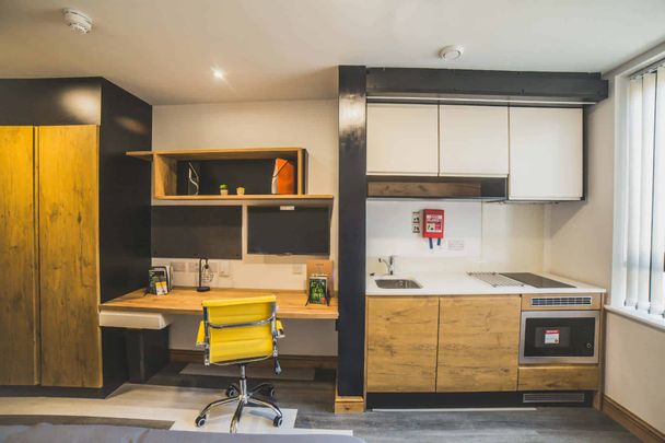 Bronze Studio - Photo 1