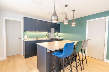 Brighton Road, Horley, RH6 - Photo 3