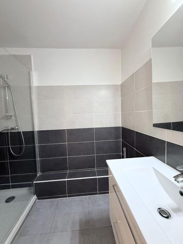 Location Appartement 2 pièces 71m² LATTES 34970 - Photo 2