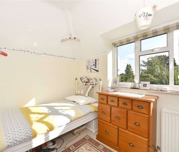 A two bedroom detached cottage with long garden and off street park... - Photo 3