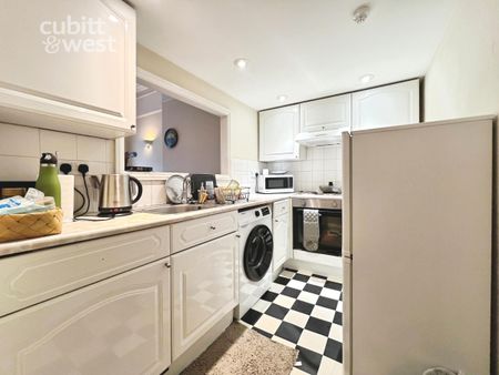 1 bedroom flat to rent - Photo 4