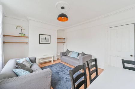 2 bedroom flat to rent - Photo 2