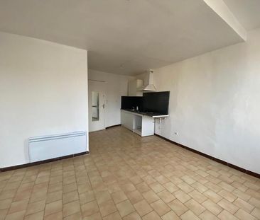 Location Appartement 1 pièce 25m² TOURVES 83170 - Photo 1